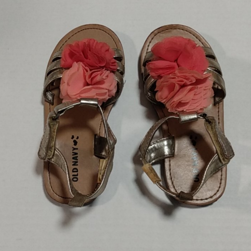 Girls Old Navy flower velcro strap sandal size 10 - Picture 2 of 4